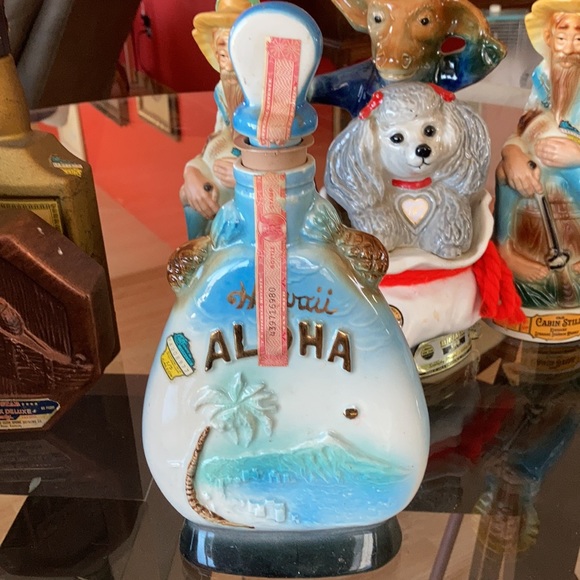 Vintage Dining 971 Jim Beam Hawaii Aloha King Kamehameha Whiskey